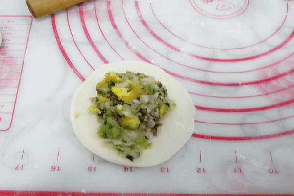  美味的青菜香菇虾仁包子做法图解6)