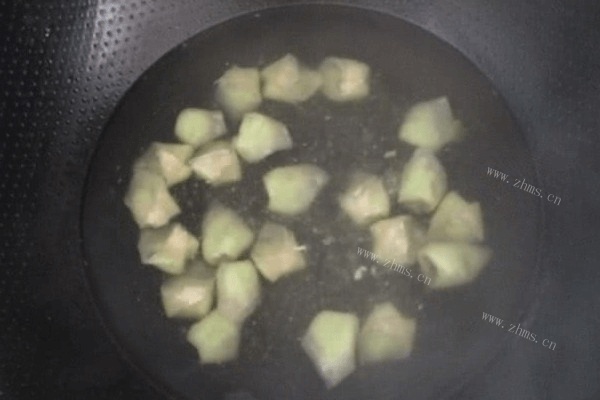 宝宝辅食-西兰花虾仁馄饨做法图解5)