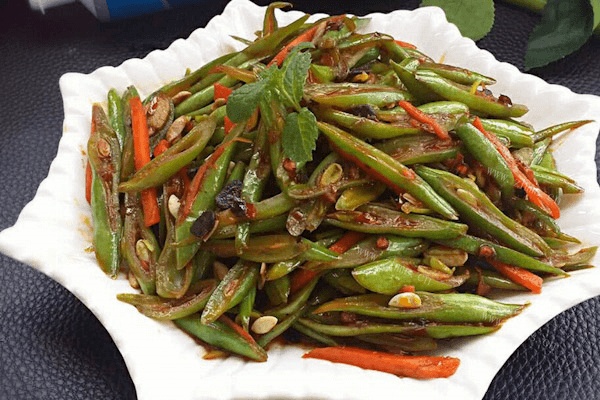 家常老干妈干煸四季豆做法图解6)