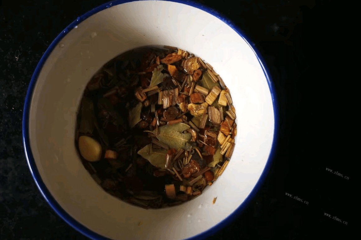 下饭吃面都必不可少的最爱的卤牛肉！做法图解3)