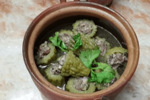 客家名菜《苦瓜酿猪肉》做法图解6)