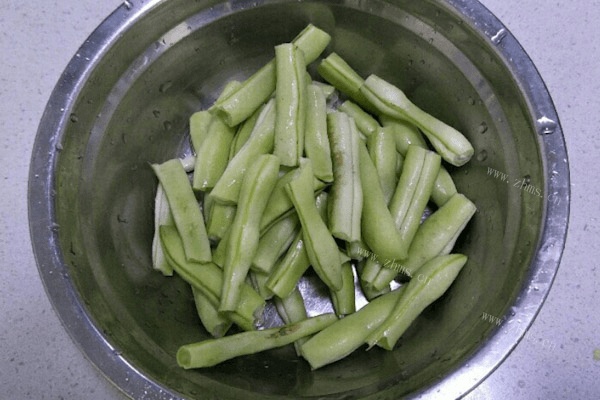 炖土豆芸豆做法图解2)