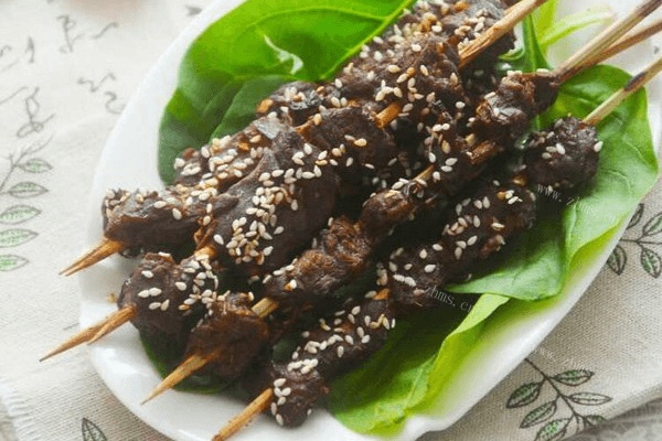 好吃的烧烤牛肉串的做法做法图解7)