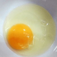 营养的纯牛奶蒸鸡蛋的做法图解二