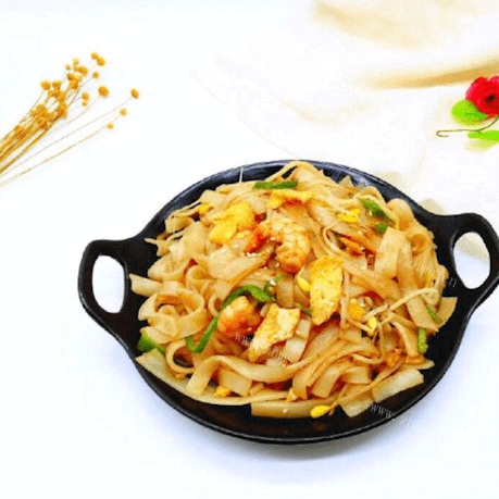 鸡蛋炒河粉