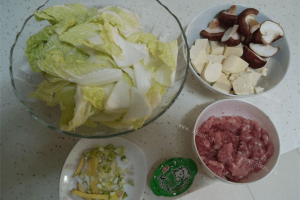 自制白菜豆腐汤锅煲做法图解1)