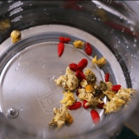 银耳菊花枸杞茶怎么制作呢的做法图解二