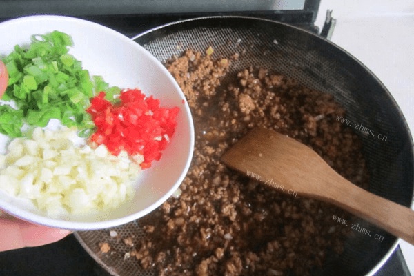 肉末茄子做法图解5)