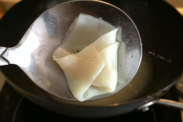 宝宝辅食-西兰花虾仁馄饨做法图解6)