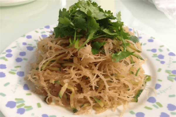 凉拌龙须菜（简单版）清脆爽口，超级好吃哦。