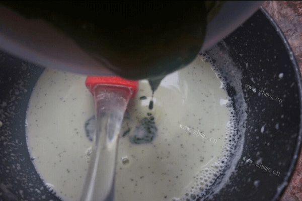 自制抹茶布丁做法图解5)