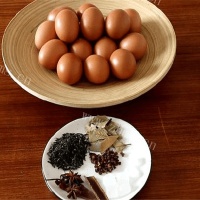 好吃不腻的五香茶叶蛋的做法图解一