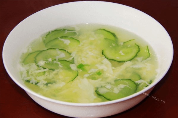 想要喝点绿色的汤？那还不快来试试这道青瓜蛋汤！