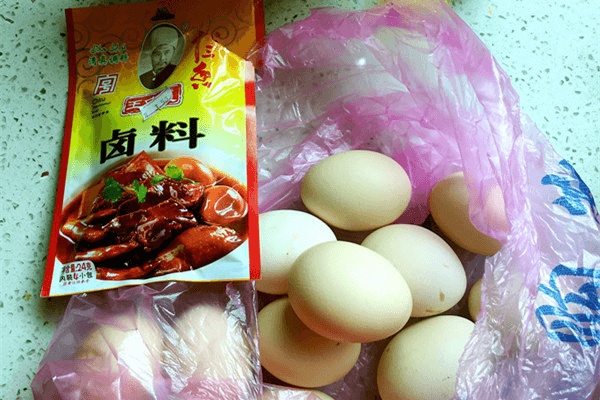 自己做的乡巴佬卤鸡蛋做法图解1)