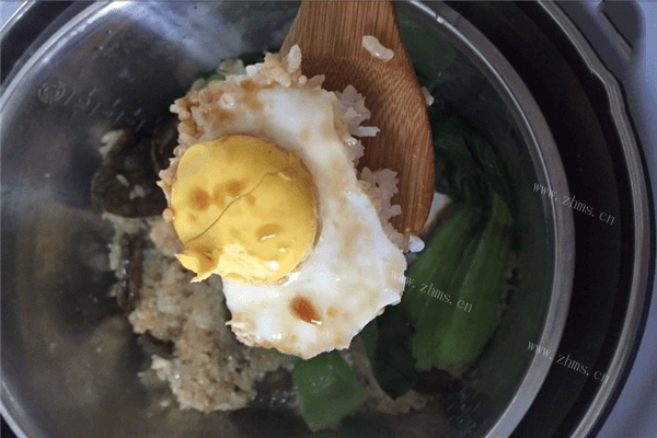 用电饭煲也能做出美味的煲仔饭？快来看看——电饭煲煲仔饭做法图解6)