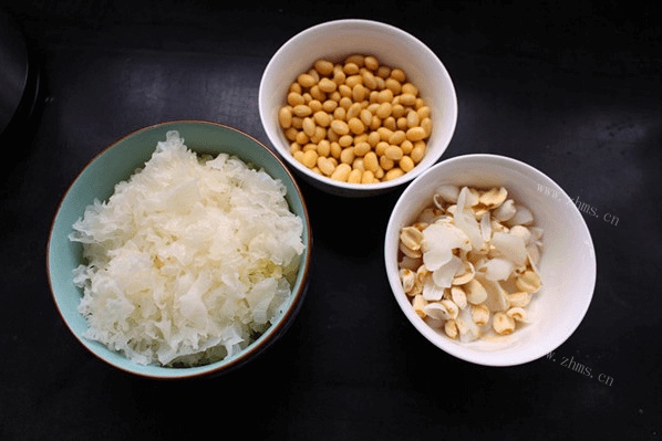 家庭版黄豆豆浆美味健康有营养，老人小孩都爱吃。做法图解2)