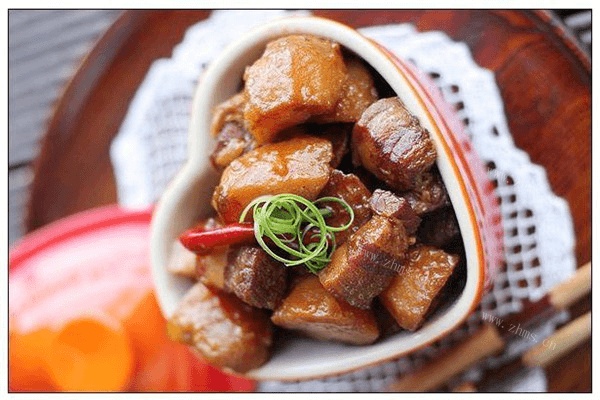 红烧肉炖土豆做法图解14)