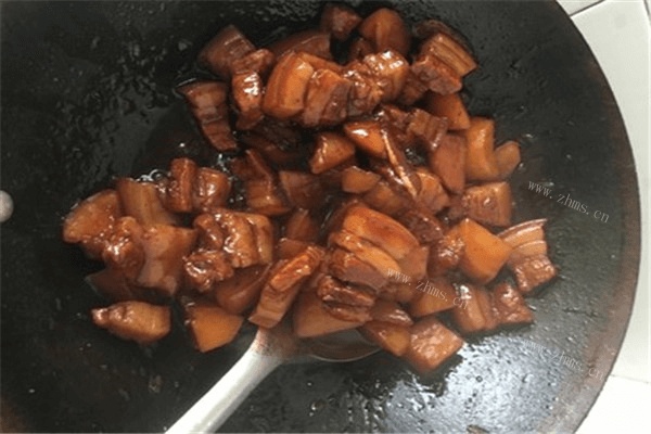 红烧肉炖土豆做法图解13)