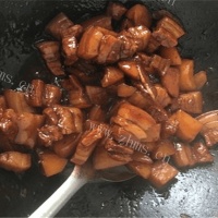 红烧肉炖土豆的做法图解十三