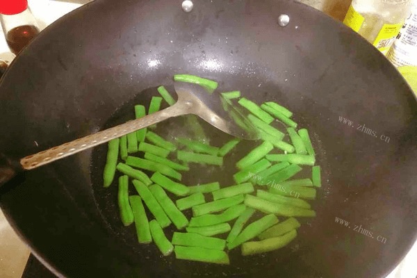四季豆炒肉的做法做法图解2)