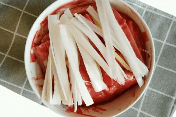 诱人的腐乳扣肉做法图解6)