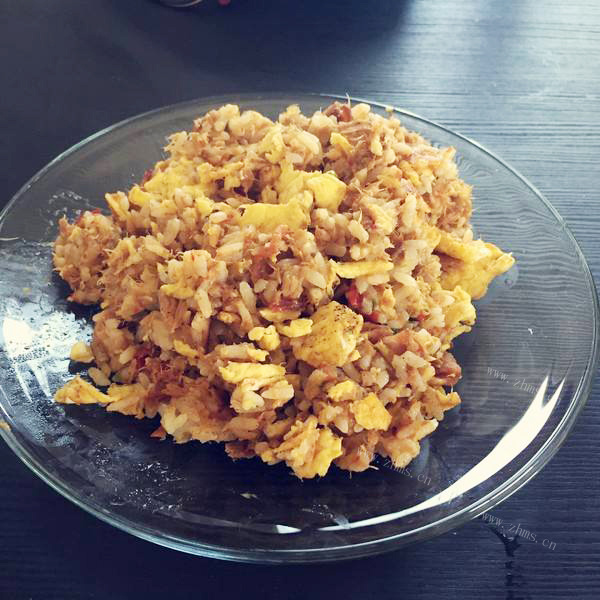 糙米金枪鱼炒饭做法图解5)