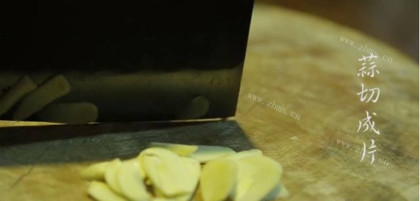 豆酱清炒番薯叶做法图解3)