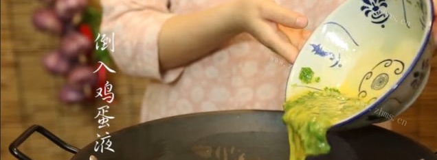 益母草煎蛋做法图解3)