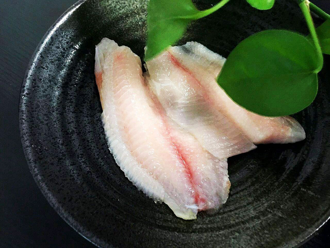 云硒黄金鱼肉芝士球做法图解2)