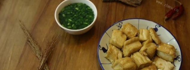 盐水韭菜炸豆腐做法图解3)