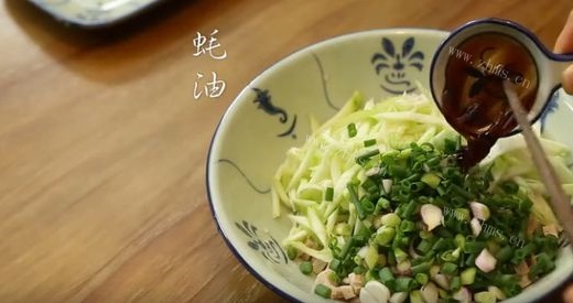 潮汕丝瓜烙做法图解2)