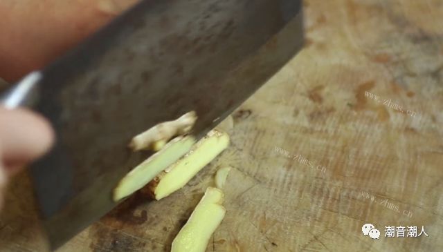 潮汕生腌虾姑秘方，早上做晚上就能吃做法图解4)