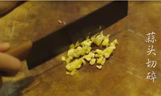 橄榄菜炒豆角做法图解2)