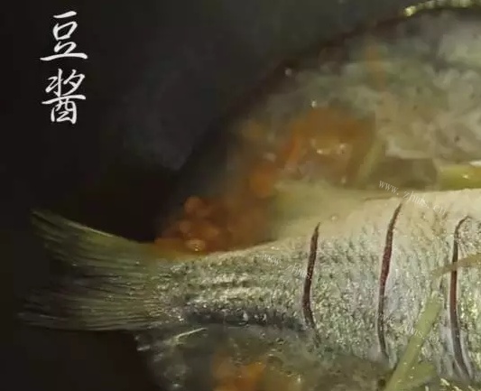 豆酱煮黄脚立做法图解7)