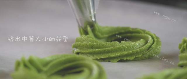 高颜值的花环抹茶曲奇，酥到炸做法图解5)