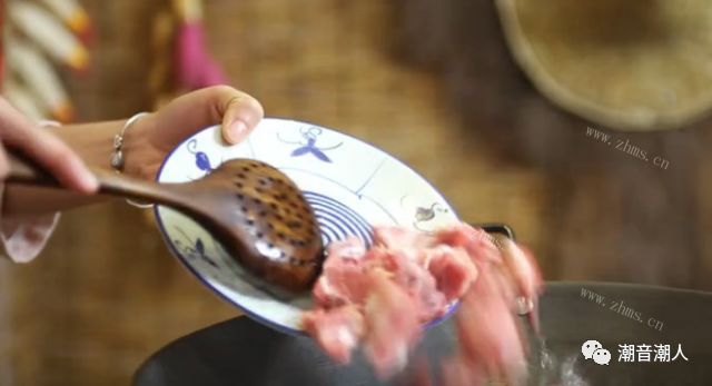 潮音潮人：白萝卜蒸排骨做法图解3)