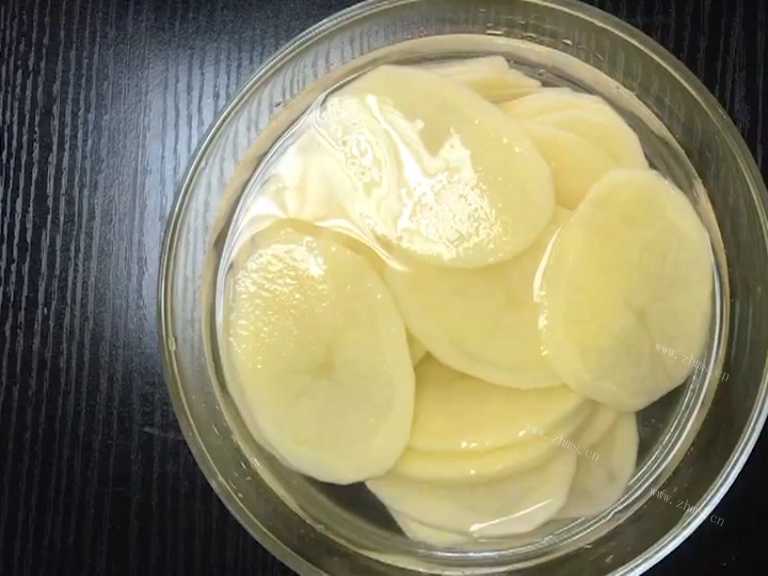 烤土豆片（嵌入式烤箱版）做法图解2)