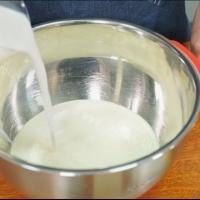 免费奶茶技术教程：喜茶同款海盐奶盖的做法的做法图解二