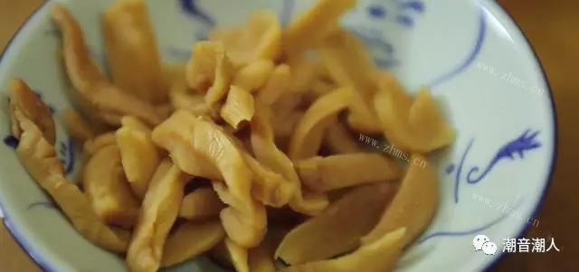 菜脯炒淡角鱼做法图解2)