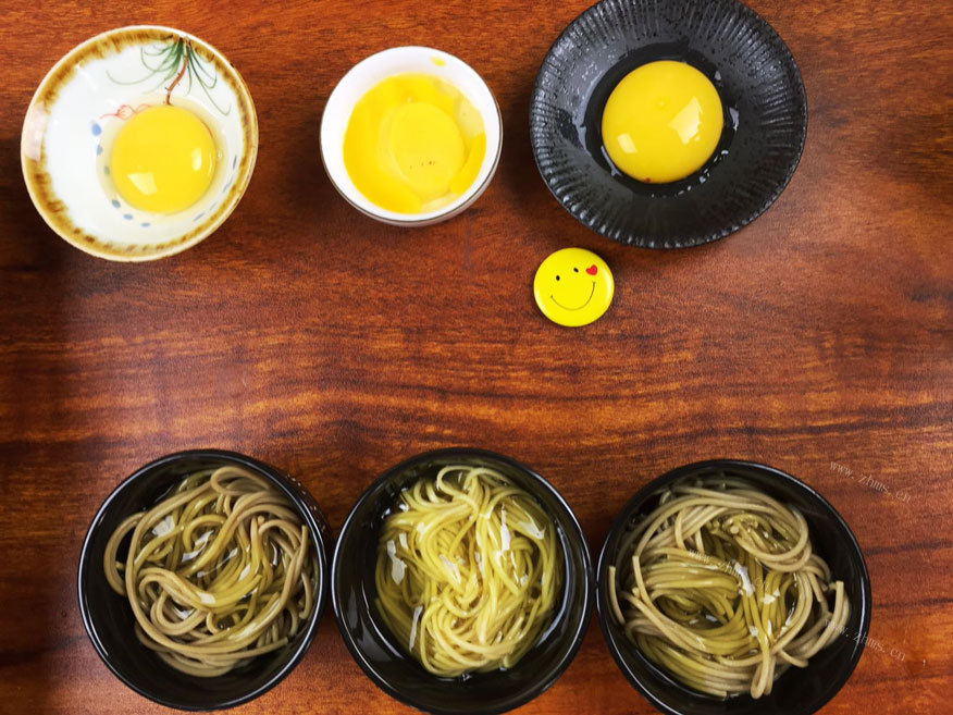 网红金丝鸡蛋面饼做法图解4)