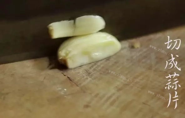 豆酱水煮沙尖鱼做法图解1)