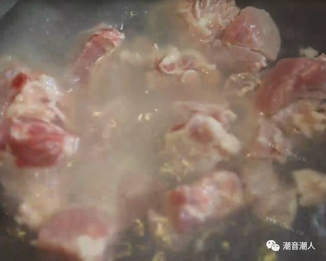百吃不腻的潮汕豆豉蒸排骨做法图解5)