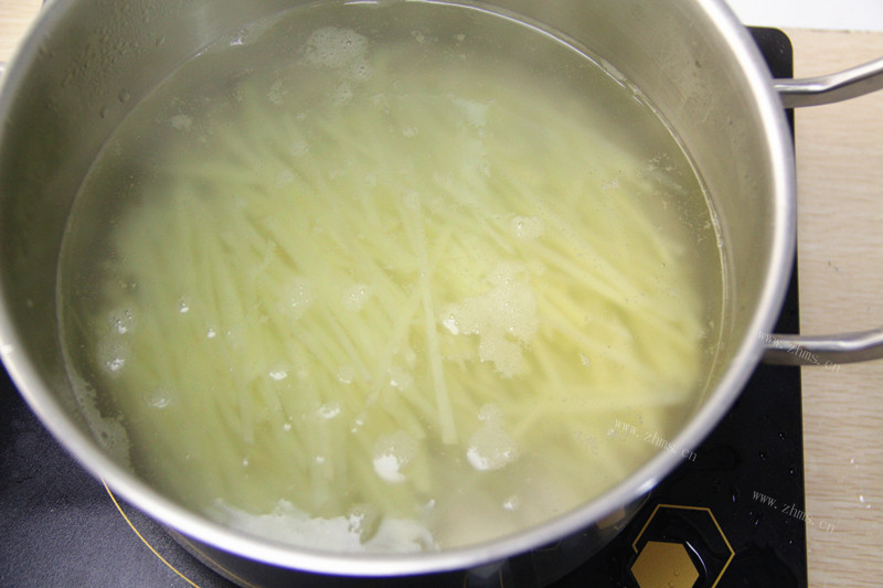 凉拌土豆丝做法图解4)