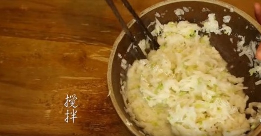 潮汕萝卜丝烙做法图解2)