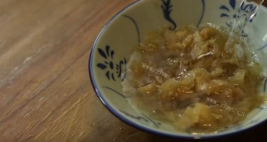 揭阳冬菜煎蛋做法图解2)