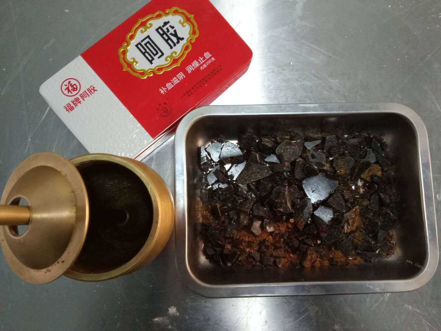补气血倾世仙颜阿胶糕熬制做法图解2)