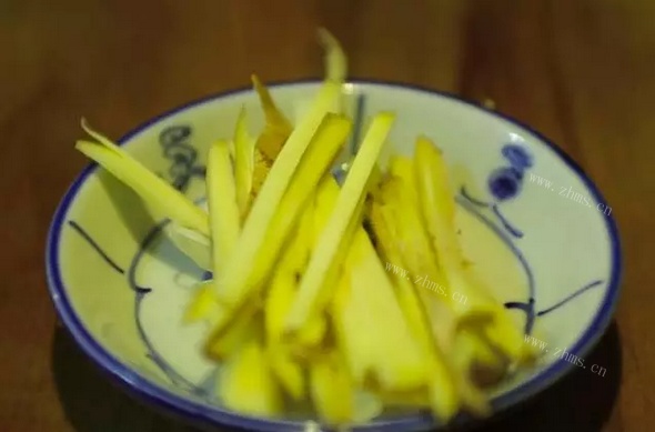 猪肉炒咸菜做法图解2)