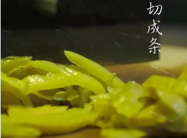 猪肉炒咸菜做法图解1)