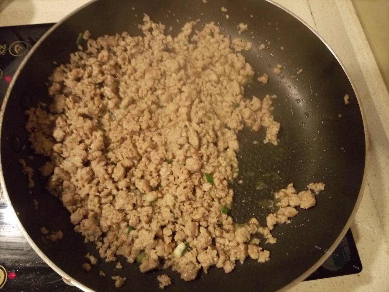 肉沫拌麦胚芽纯麦面做法图解2)