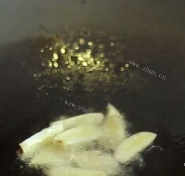 豆酱水煮沙尖鱼做法图解3)
